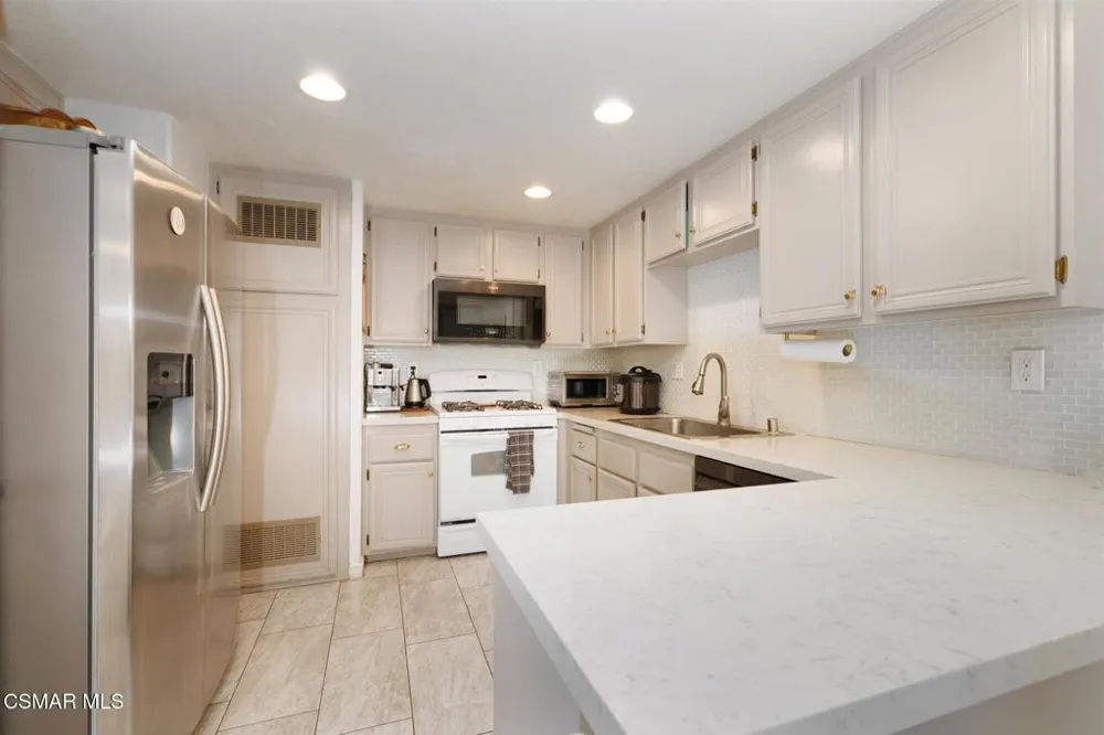 18742 Vista Del Canon #A Newhall, CA 91321