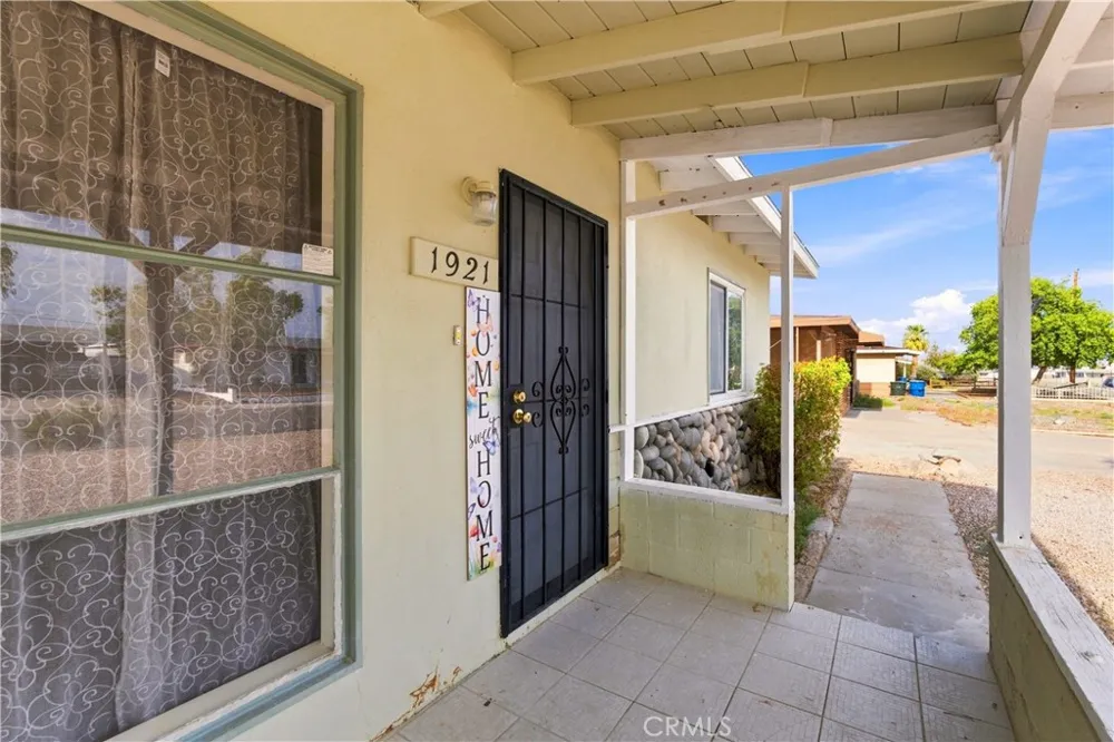 1921 Flora Needles, CA 92363