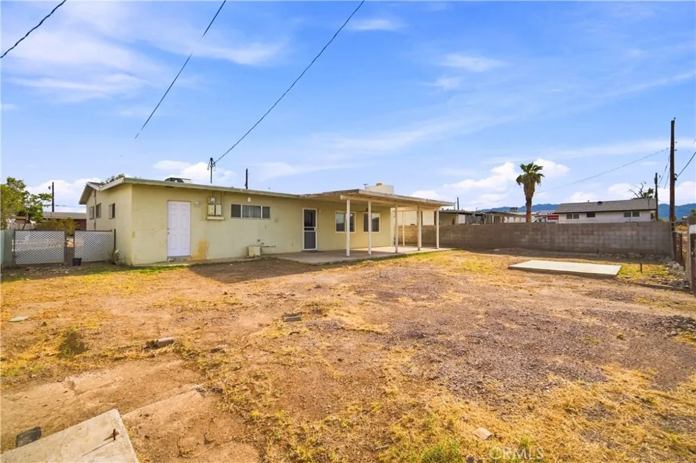 1921 Flora Needles, CA 92363