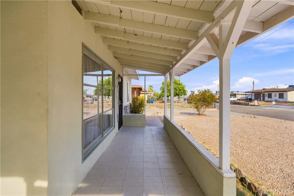 1921 Flora Needles, CA 92363