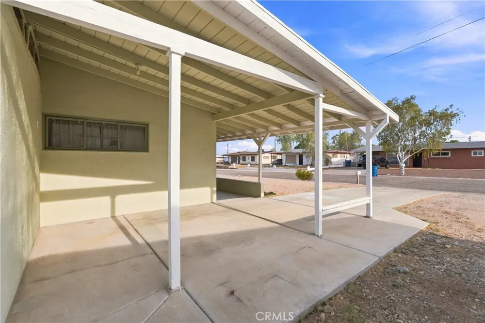 1921 Flora Needles, CA 92363