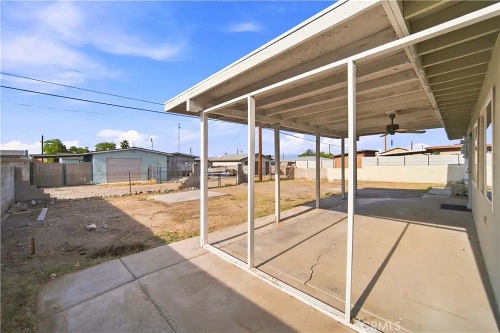 1921 Flora Needles, CA 92363
