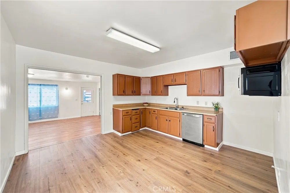 1921 Flora Needles, CA 92363