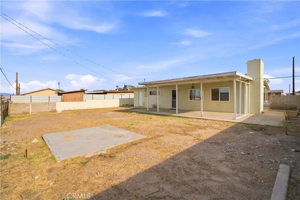 1921 Flora Needles, CA 92363