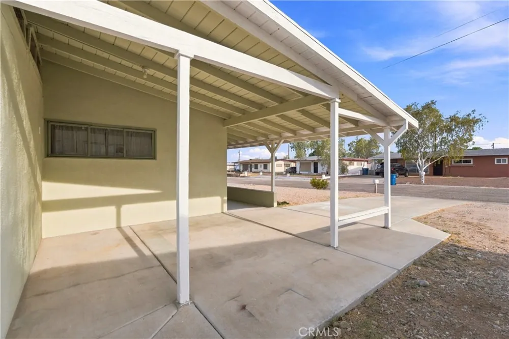 1921 Flora Needles, CA 92363