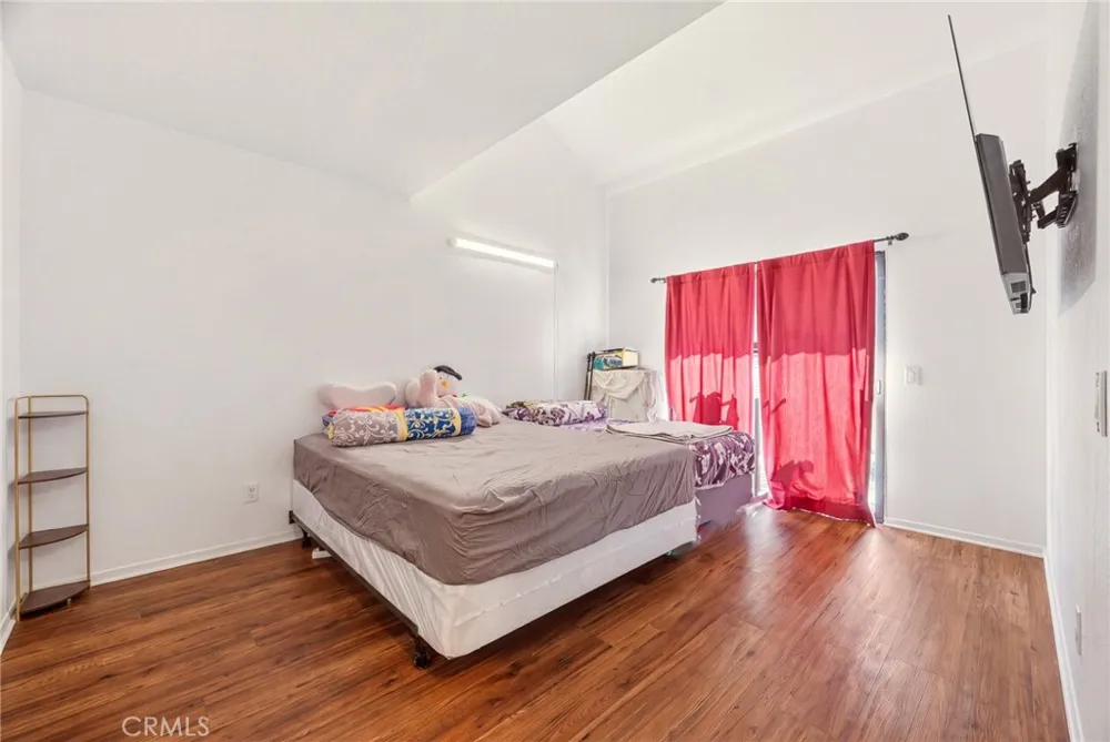 524 Park Shadow Court Baldwin Park, CA 91706
