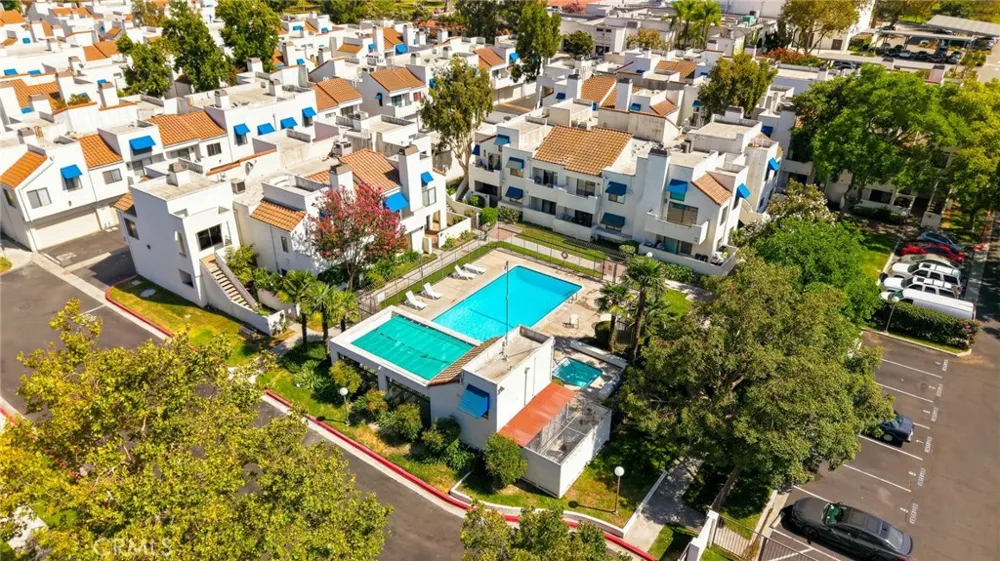 524 Park Shadow Court Baldwin Park, CA 91706