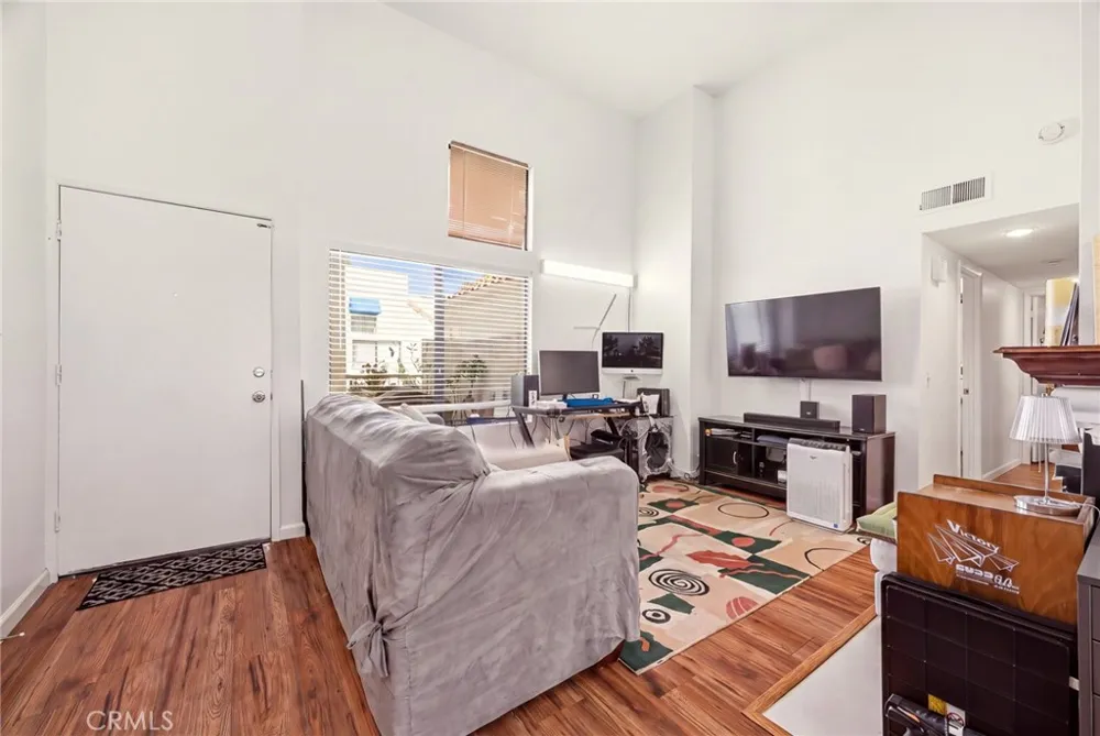 524 Park Shadow Court Baldwin Park, CA 91706
