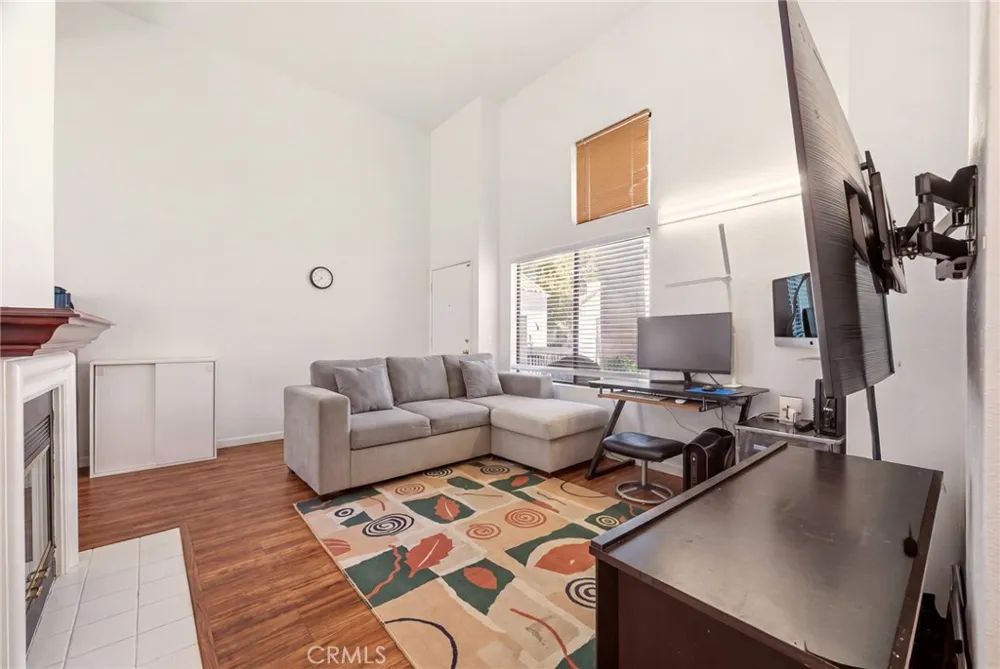524 Park Shadow Court Baldwin Park, CA 91706