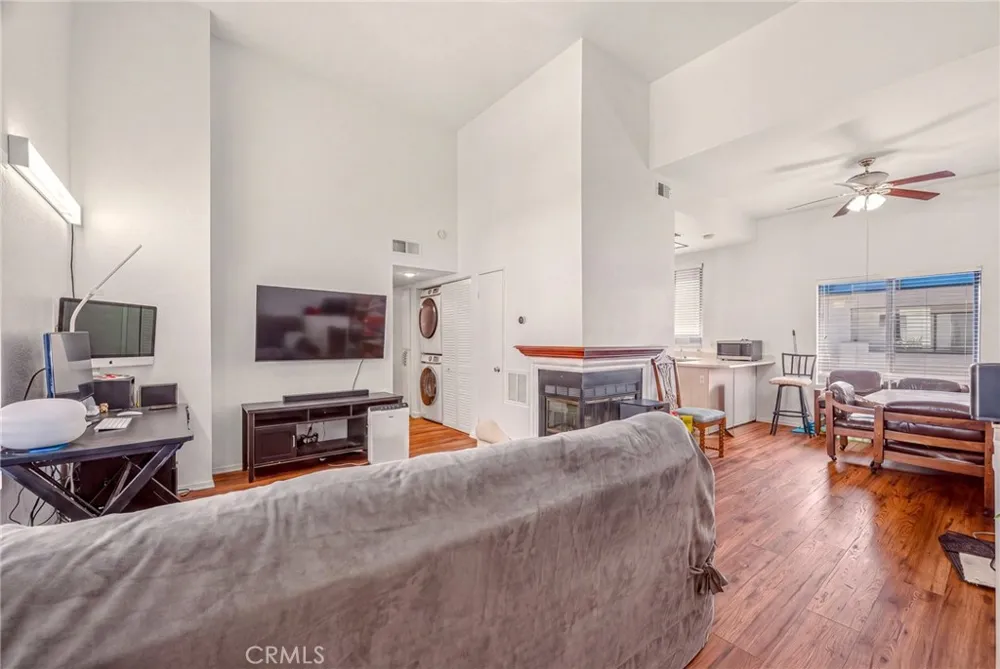 524 Park Shadow Court Baldwin Park, CA 91706