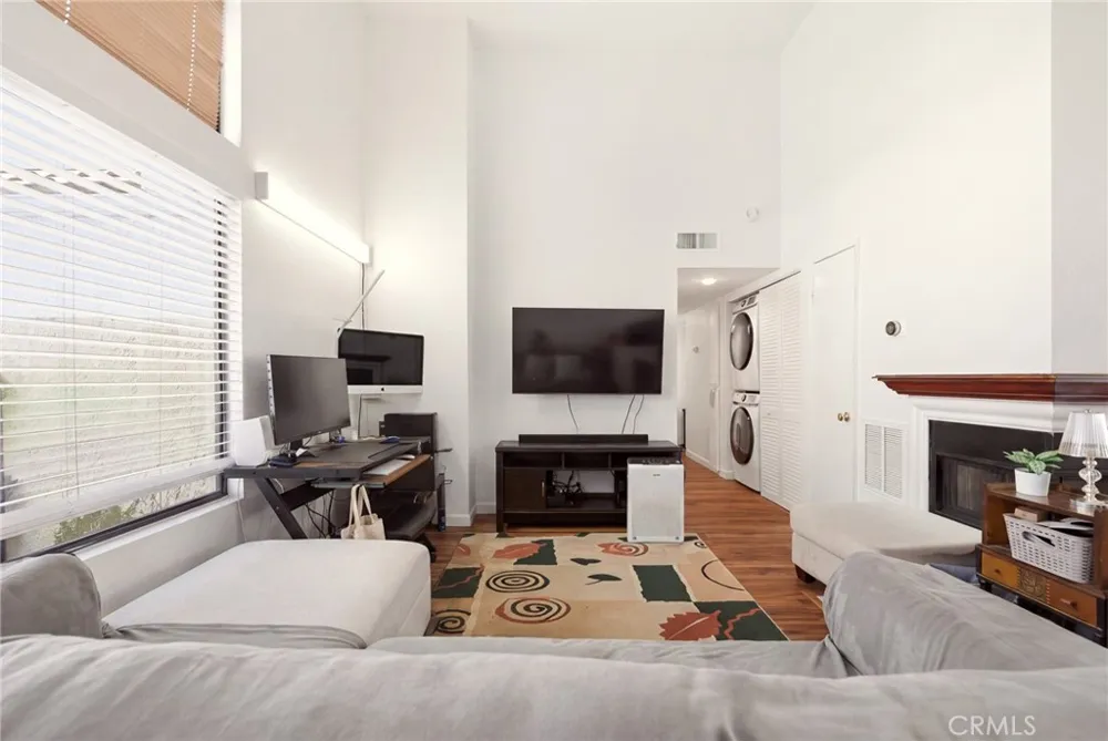 524 Park Shadow Court Baldwin Park, CA 91706