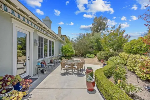 5187 Via Dolores