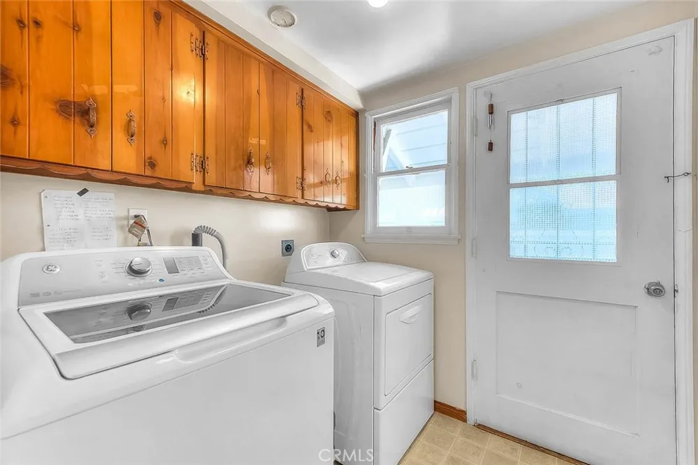 564 Armel Covina, CA 91722