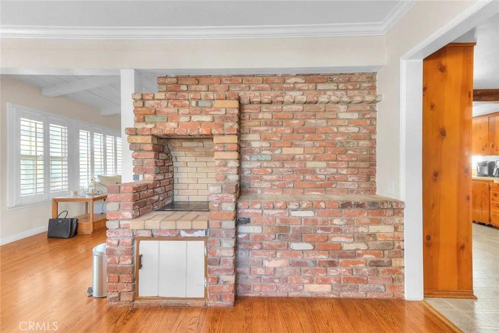 564 Armel Covina, CA 91722