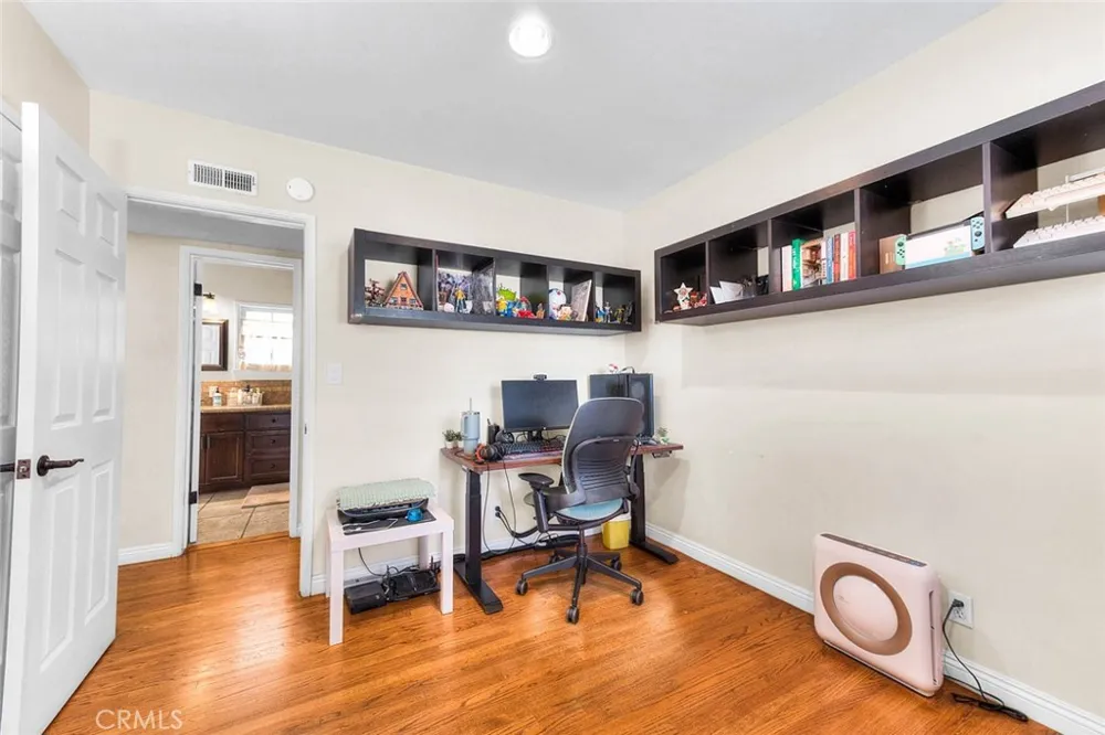 564 Armel Covina, CA 91722