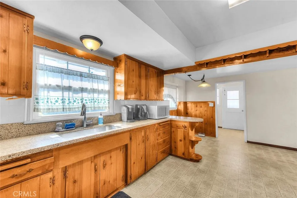564 Armel Covina, CA 91722
