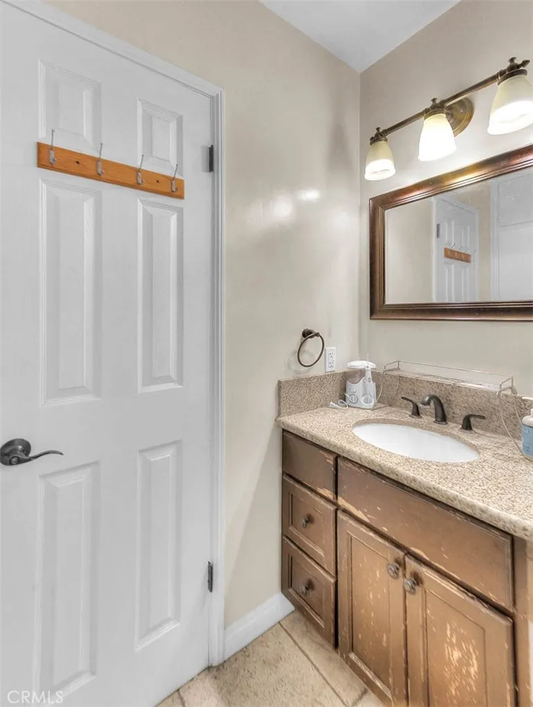 564 Armel Covina, CA 91722