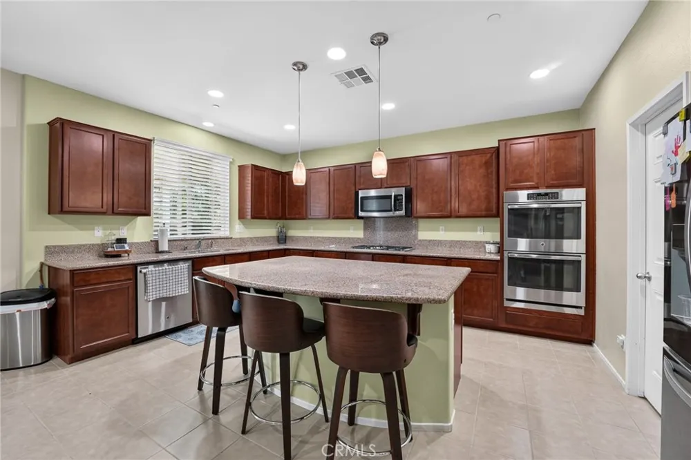 1216 Burgundy Rose Beaumont, CA 92223