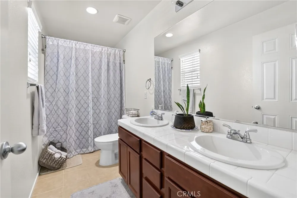 1216 Burgundy Rose Beaumont, CA 92223