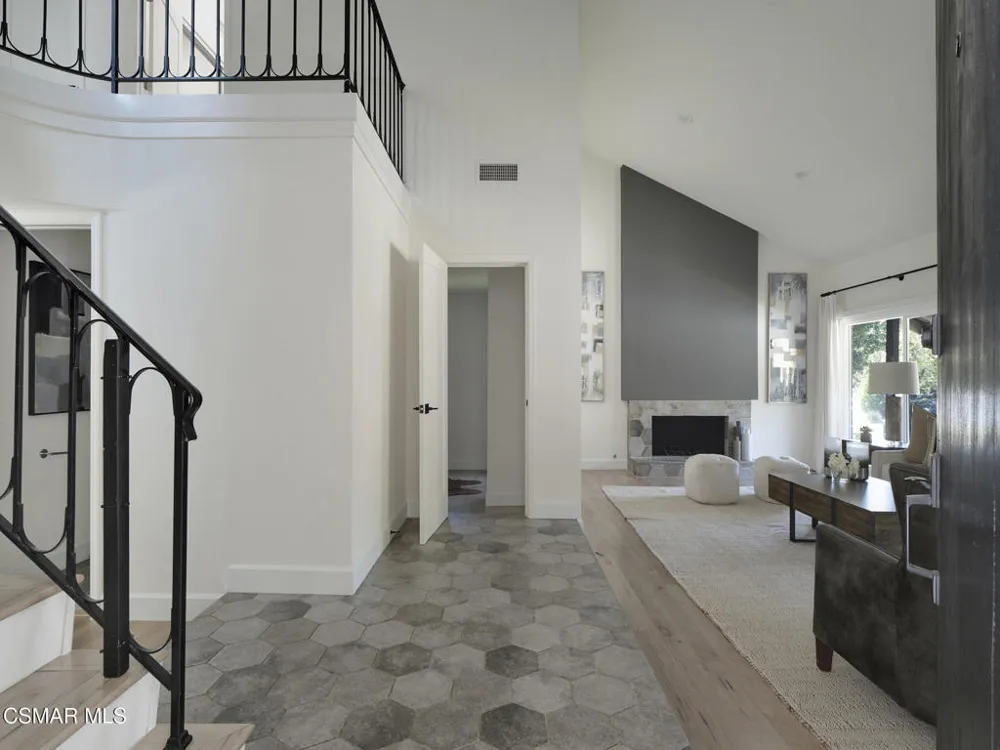 2920 Salmon River Circle Westlake Village, CA 91362