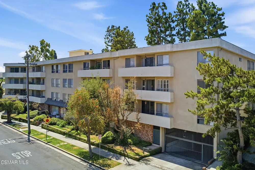 10650 Holman Avenue #202 Los Angeles, CA 90024