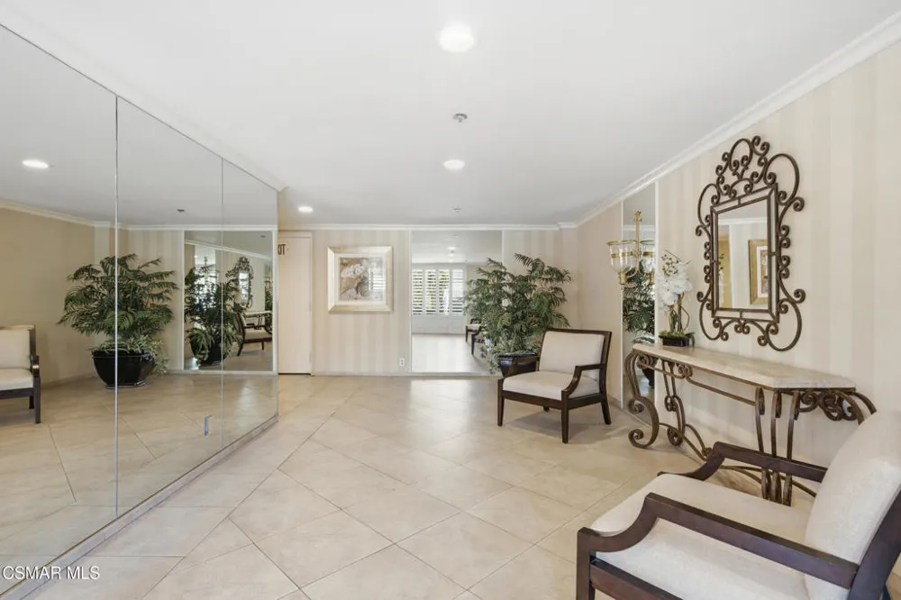 10650 Holman Avenue #202 Los Angeles, CA 90024