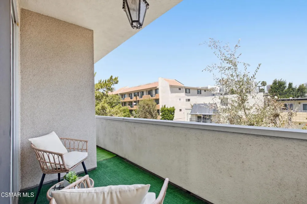 10650 Holman Avenue #202 Los Angeles, CA 90024
