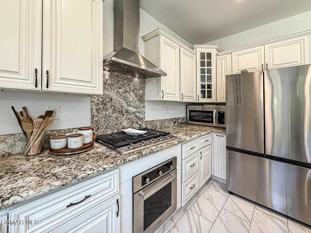 2710 Titania Place Simi Valley, CA 93063