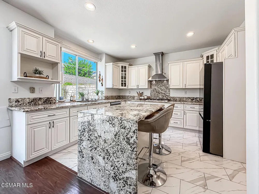 2710 Titania Place Simi Valley, CA 93063