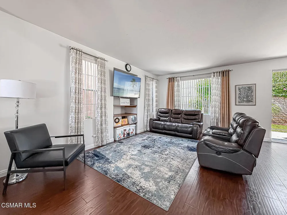 2710 Titania Place Simi Valley, CA 93063
