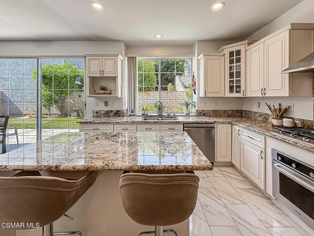 2710 Titania Place Simi Valley, CA 93063