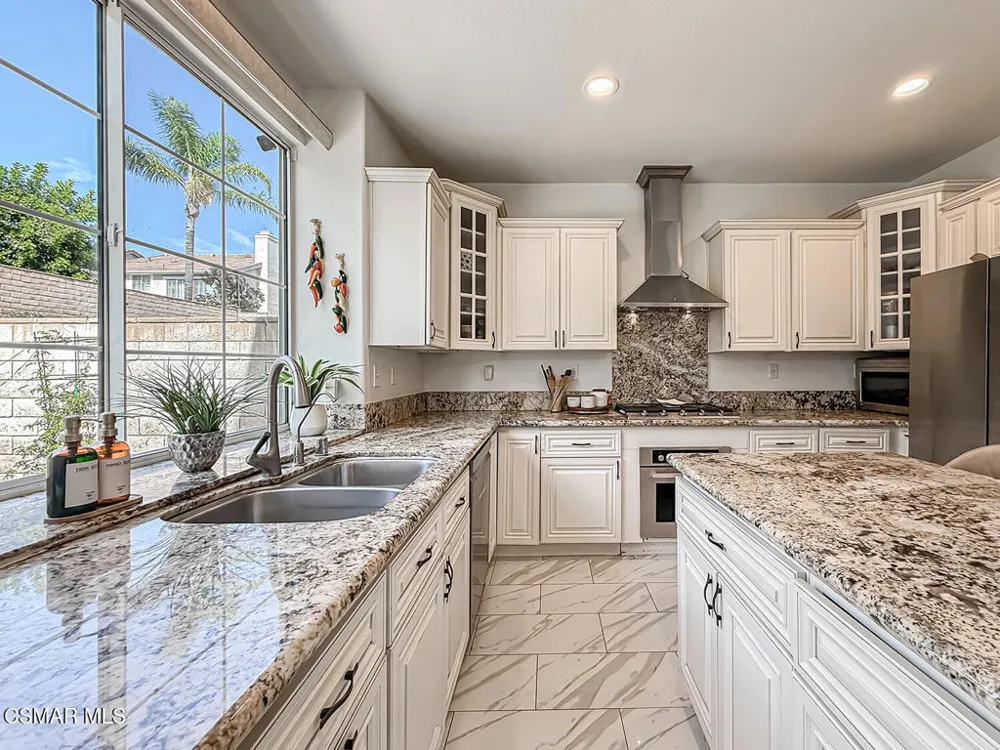 2710 Titania Place Simi Valley, CA 93063
