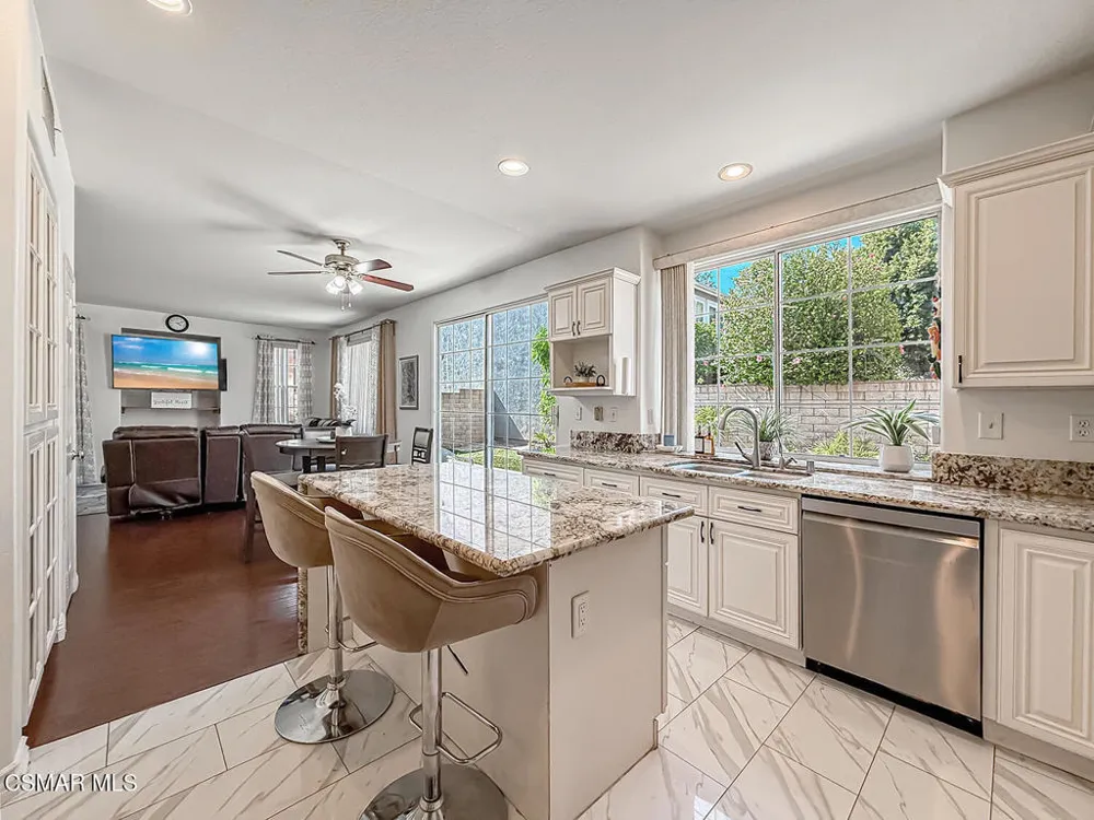 2710 Titania Place Simi Valley, CA 93063