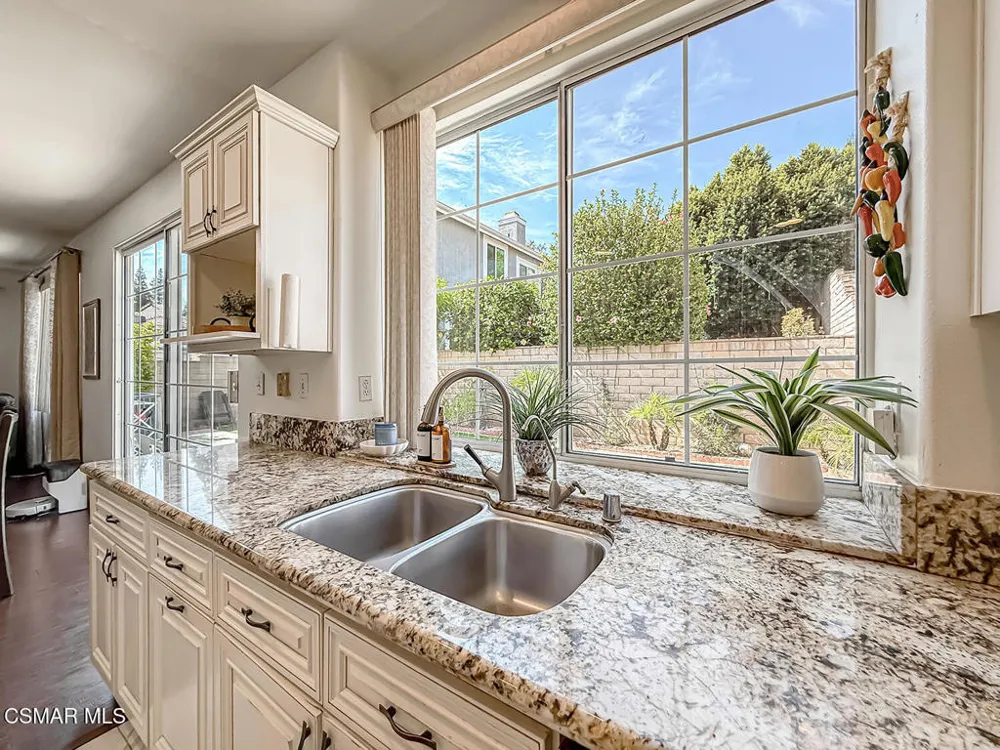 2710 Titania Place Simi Valley, CA 93063