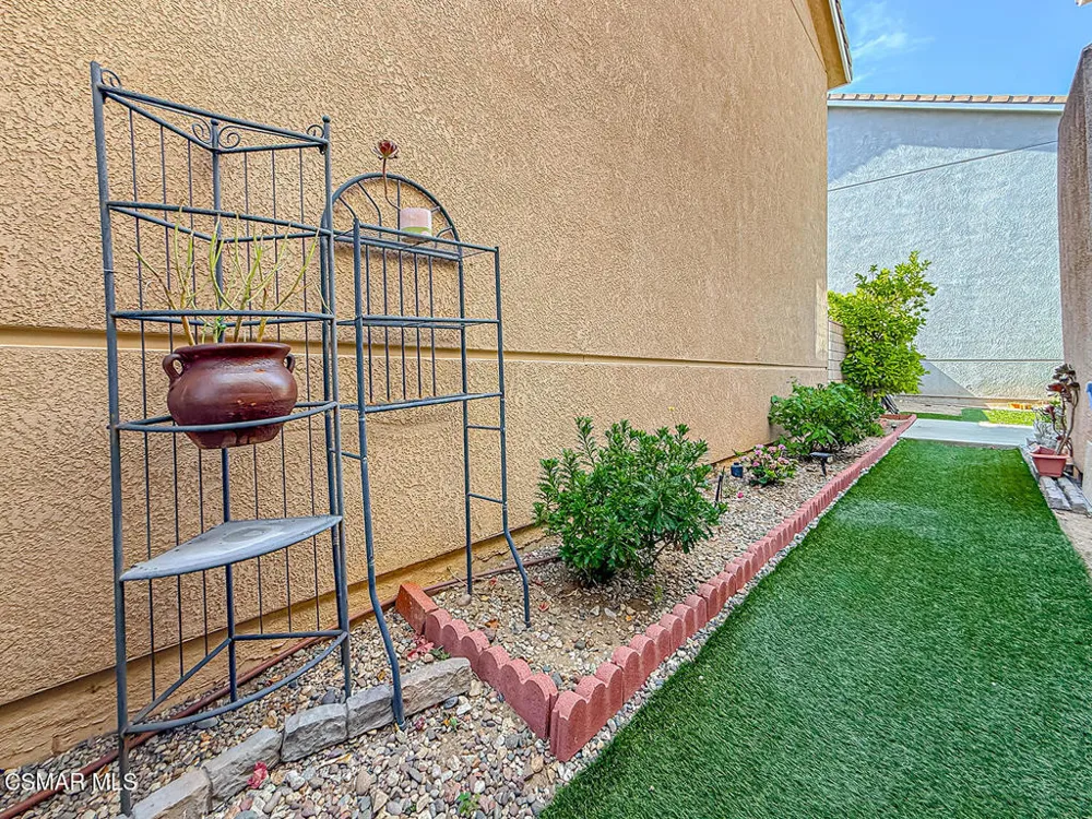 2710 Titania Place Simi Valley, CA 93063
