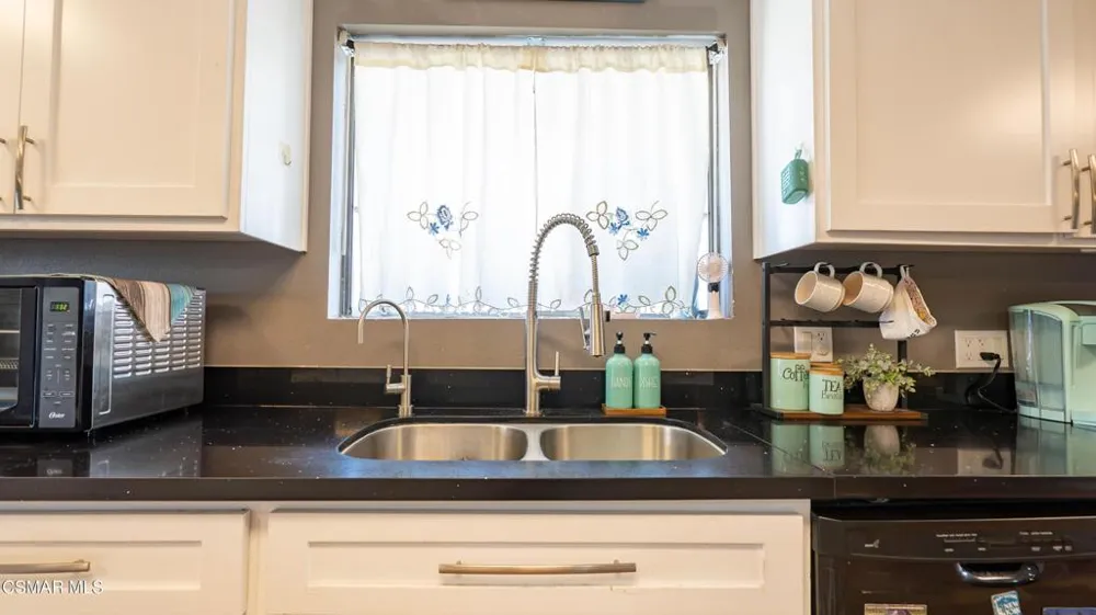 7523 Drummond Avenue Highland, CA 92346