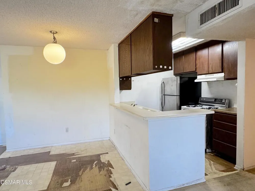 10331 Lindley Avenue #132 Porter Ranch, CA 91326