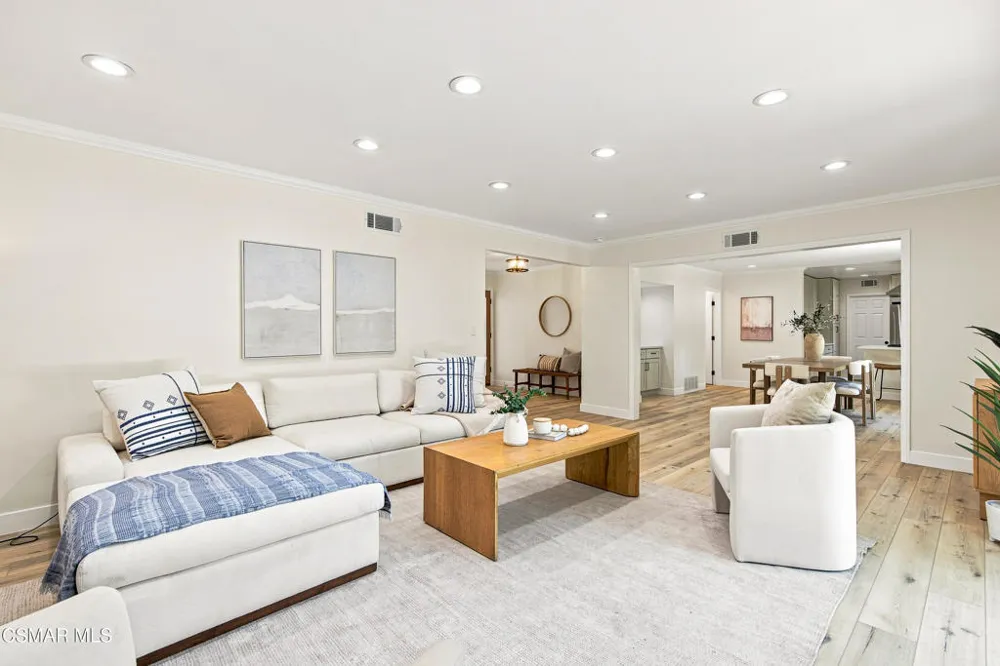 8326 Fable Avenue West Hills, CA 91304