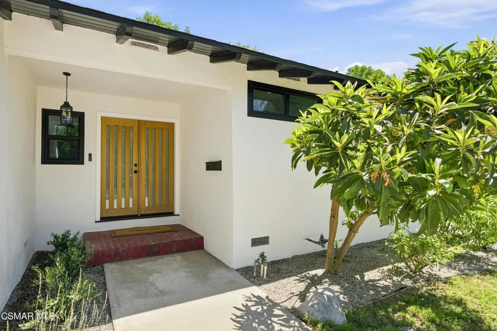 8326 Fable Avenue West Hills, CA 91304