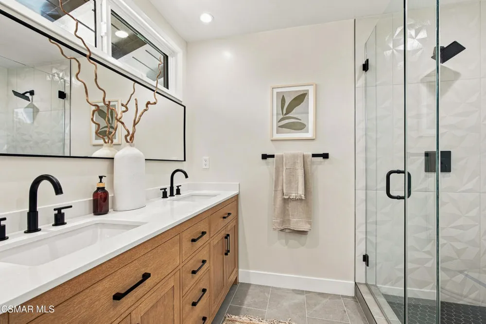 8326 Fable Avenue West Hills, CA 91304