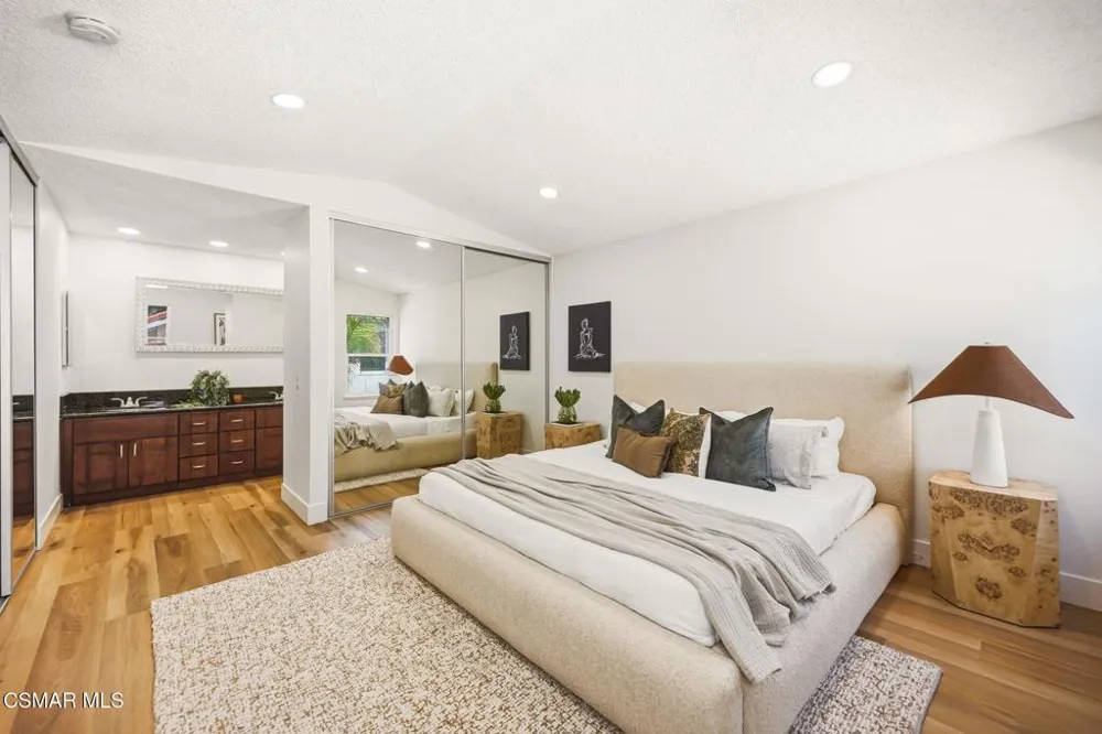 974 Quarterhorse Lane Oak Park, CA 91377