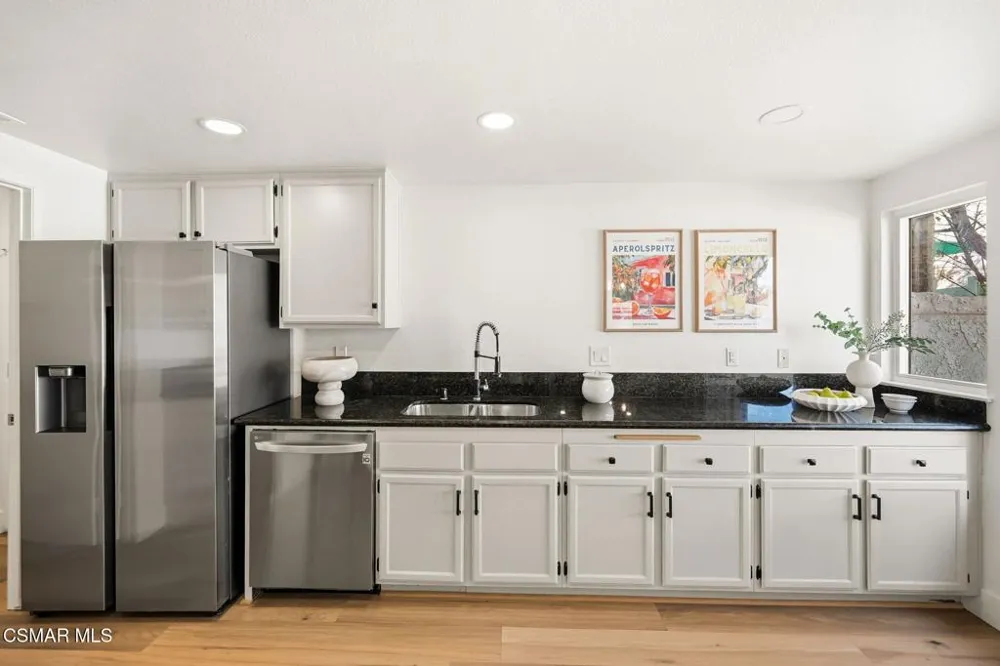 974 Quarterhorse Lane Oak Park, CA 91377