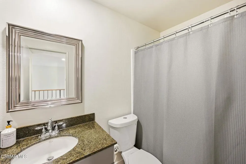 974 Quarterhorse Lane Oak Park, CA 91377
