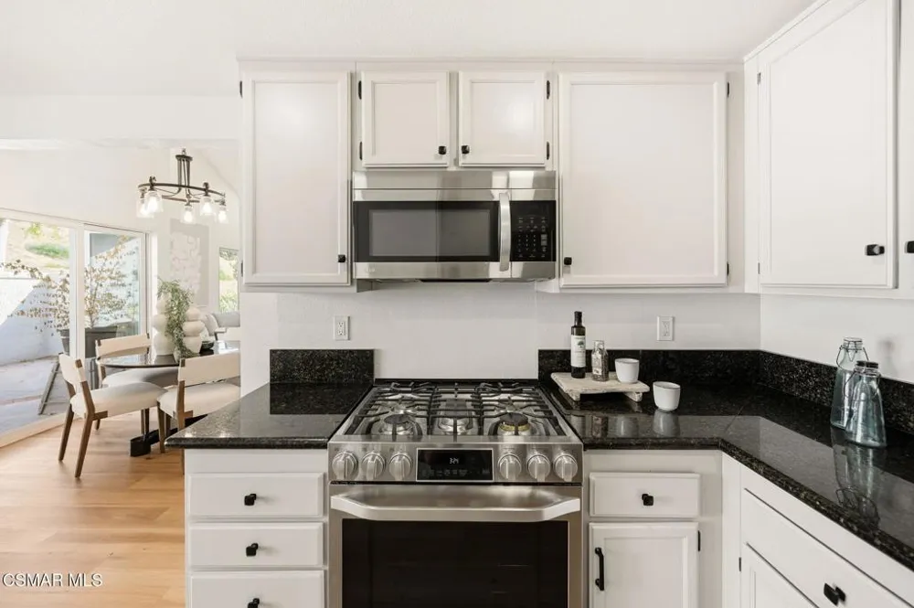 974 Quarterhorse Lane Oak Park, CA 91377