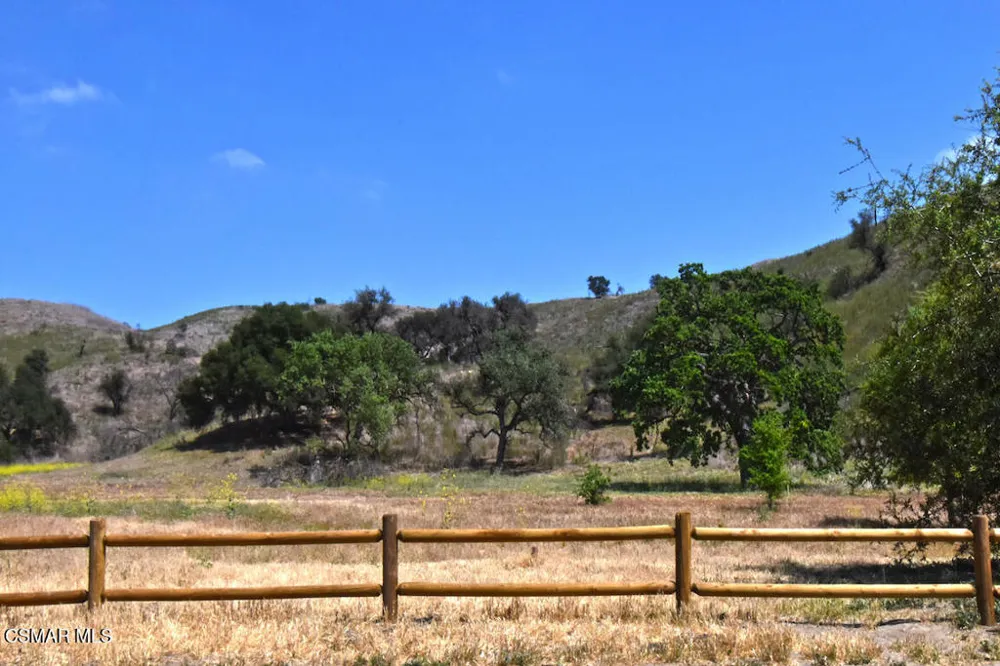 5536 Easterly Road Agoura Hills, CA 91301