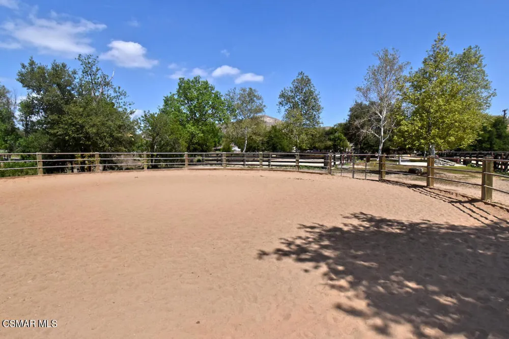 5536 Easterly Road Agoura Hills, CA 91301