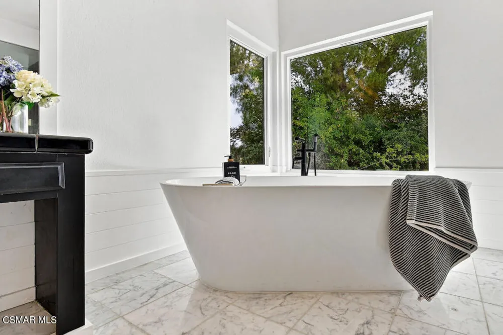 5536 Easterly Road Agoura Hills, CA 91301