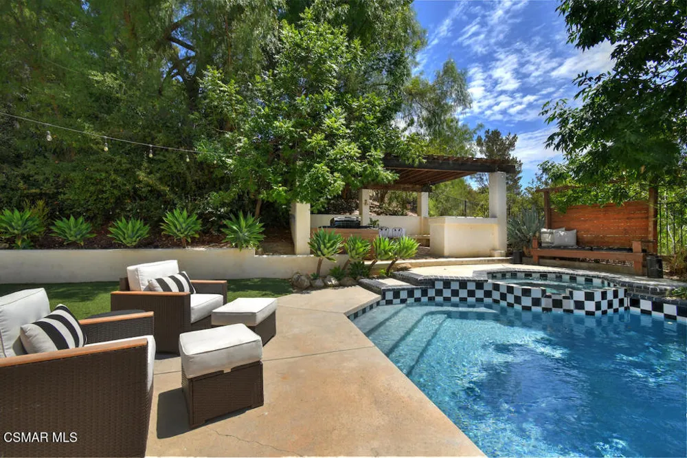 5536 Easterly Road Agoura Hills, CA 91301