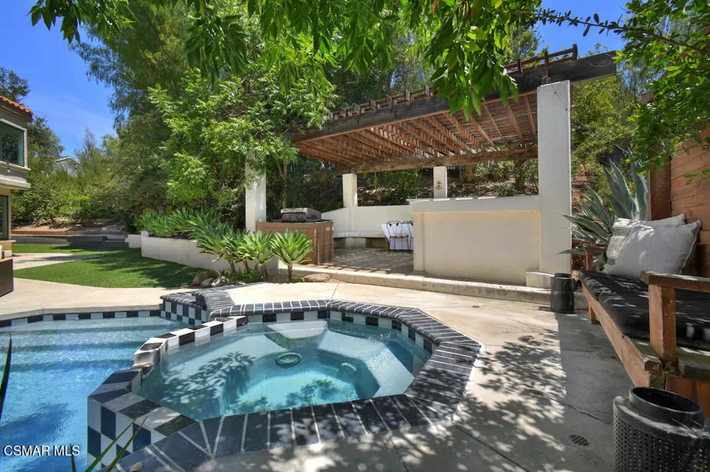 5536 Easterly Road Agoura Hills, CA 91301