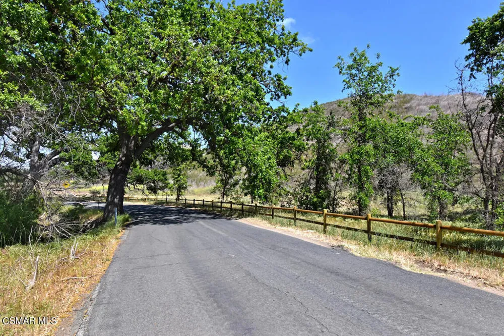 5536 Easterly Road Agoura Hills, CA 91301